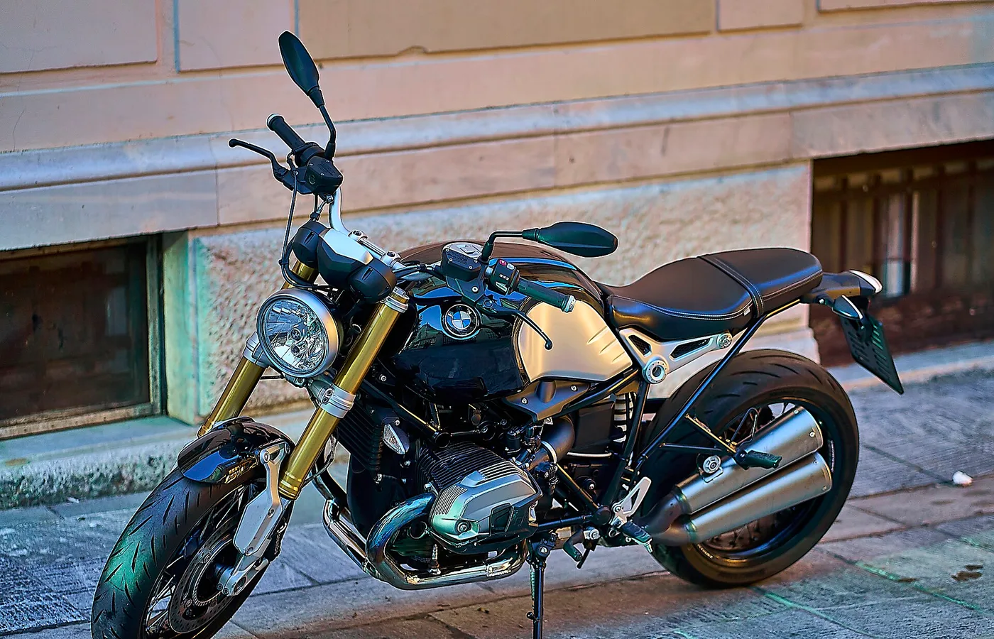 BMW R 12, vue extérieure du modèle ou d'une variante proche