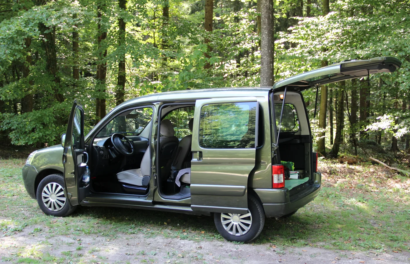 Citroen E-BERLINGO, vue extérieure du modèle ou d'une variante proche
