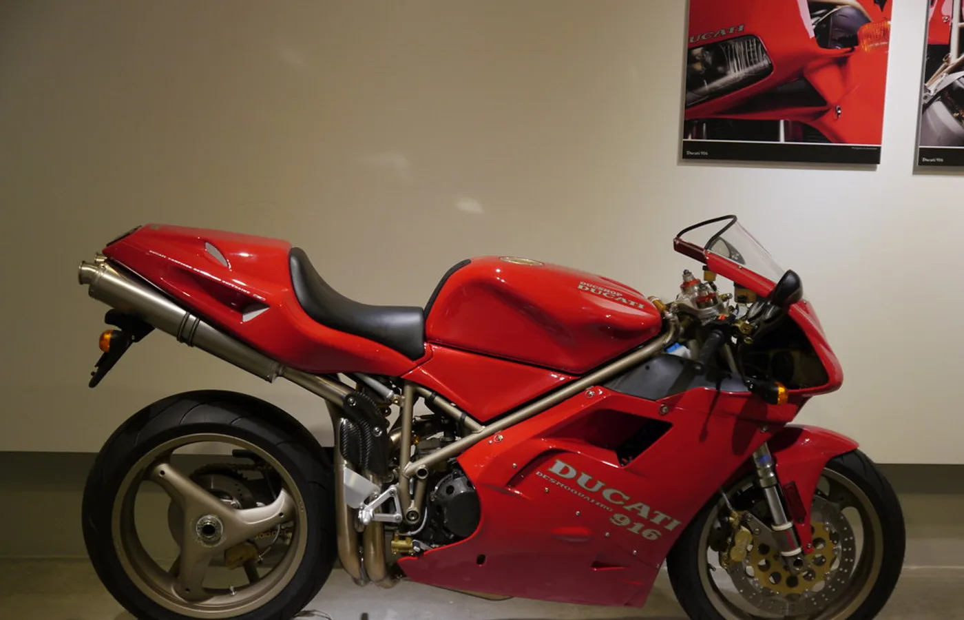 Ducati 916, vue extérieure du modèle