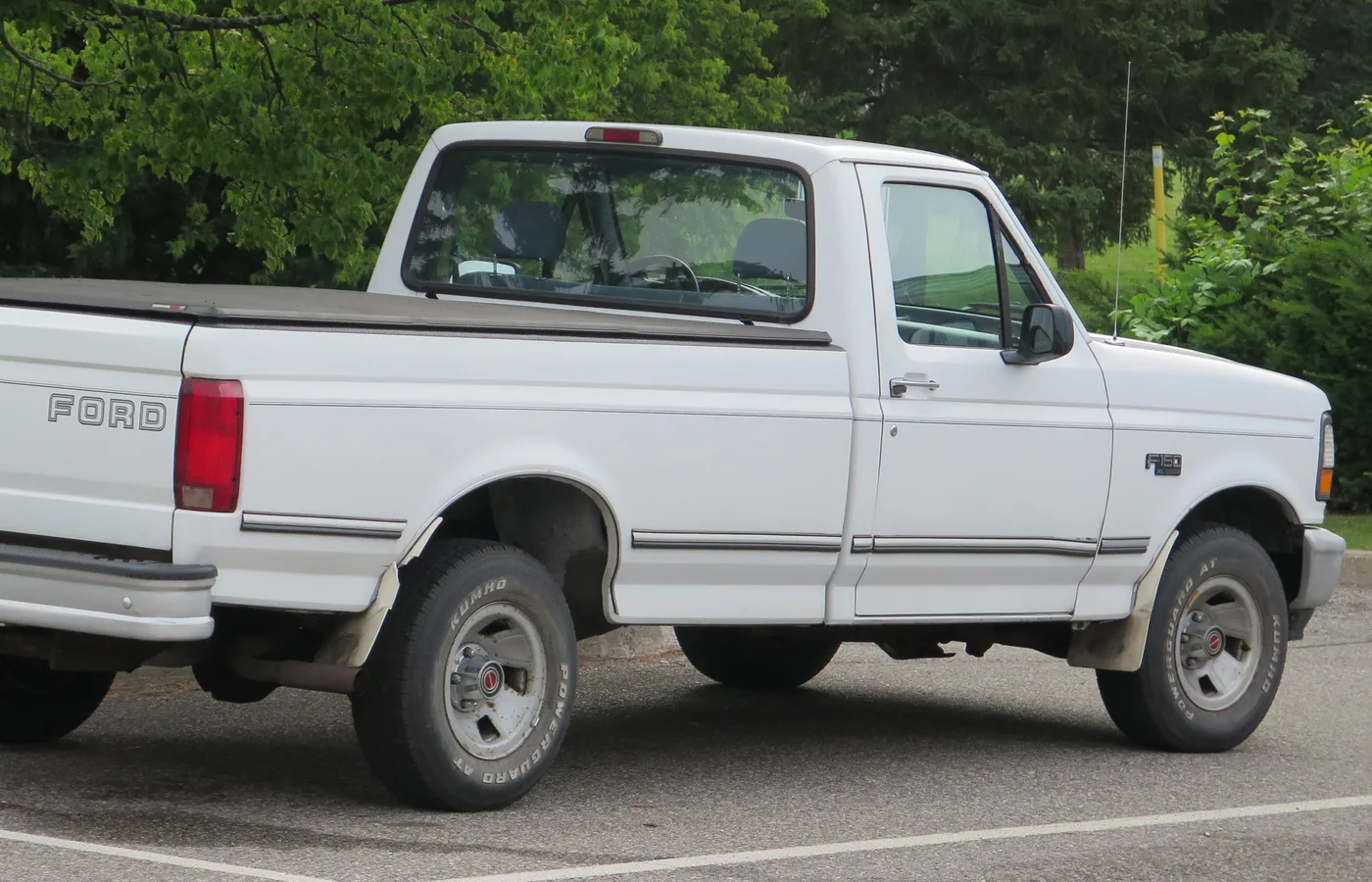 Ford F-150 (REGULAR CAB) GAS, vue extérieure du modèle ou d'une variante proche