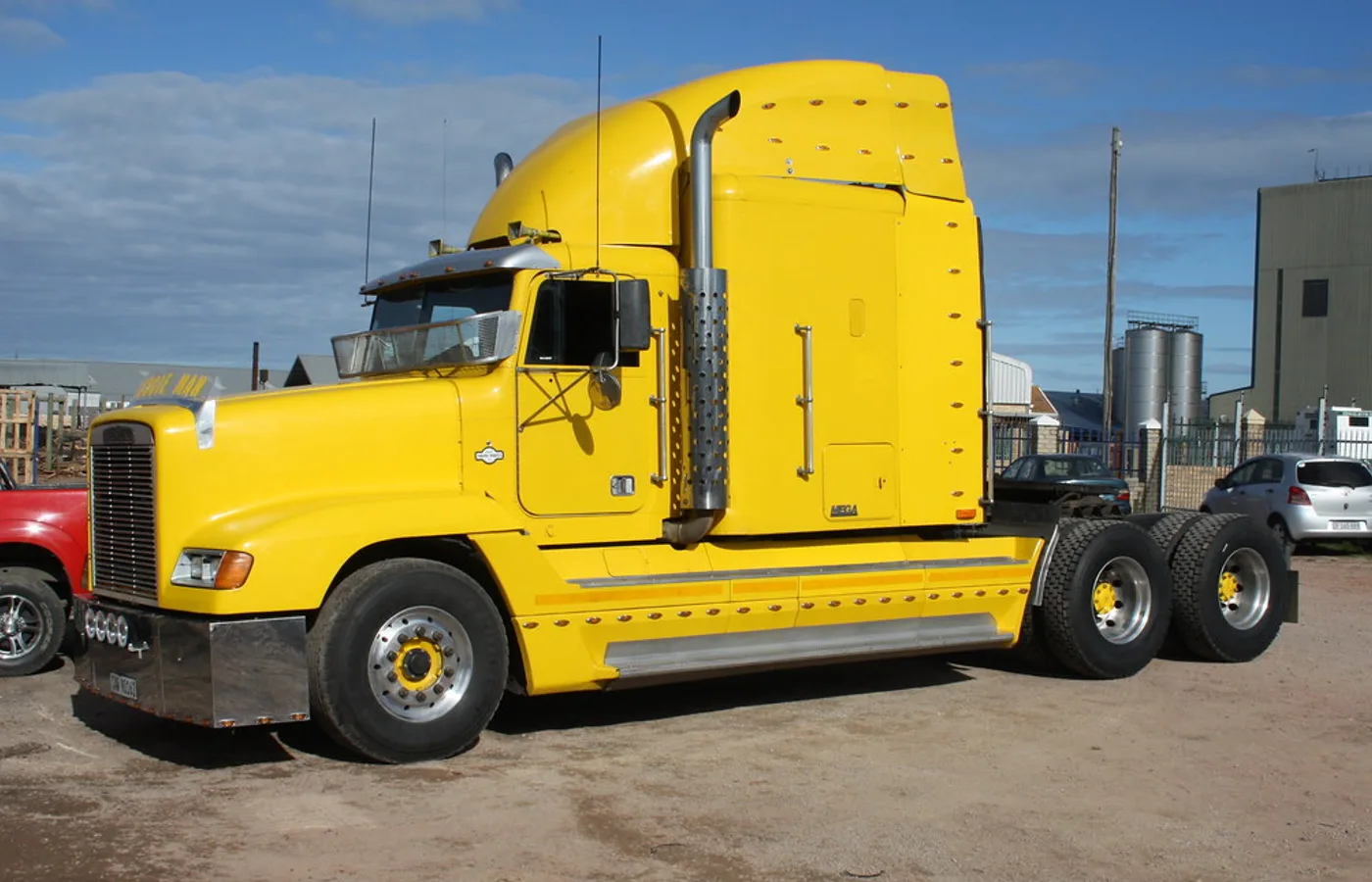 Freightliner C.O.E., vue extérieure du modèle ou d'une variante proche