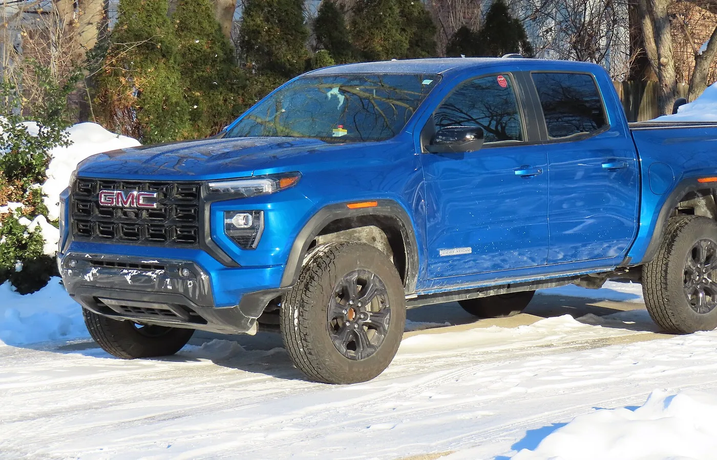 GMC CANYON CREW CAB, vue extérieure du modèle ou d'une variante proche