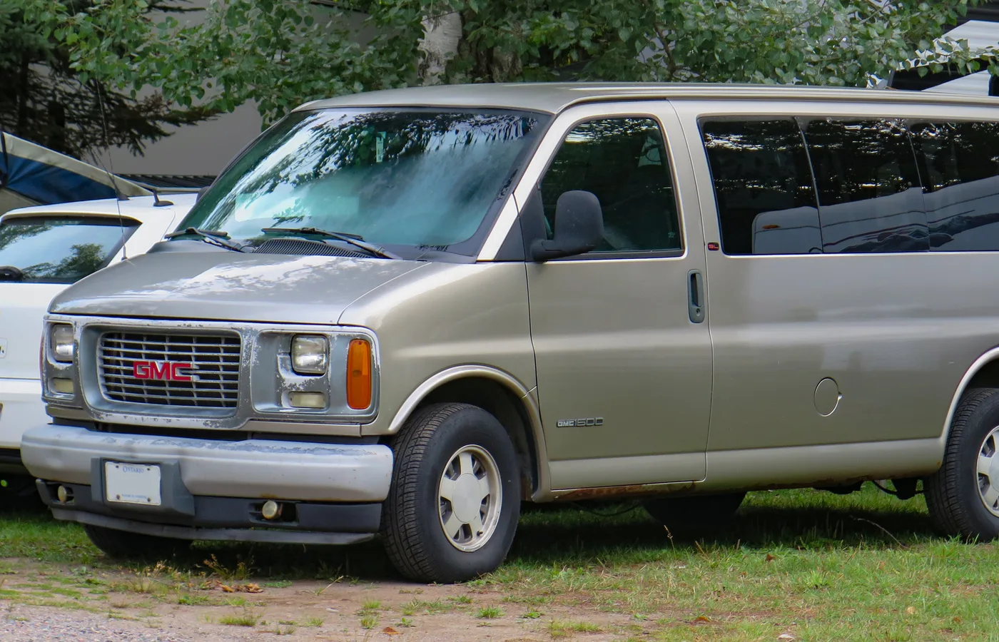 GMC SAVANA PASSENGER 2500 - 12 Passenger, vue extérieure du modèle ou d'une variante proche
