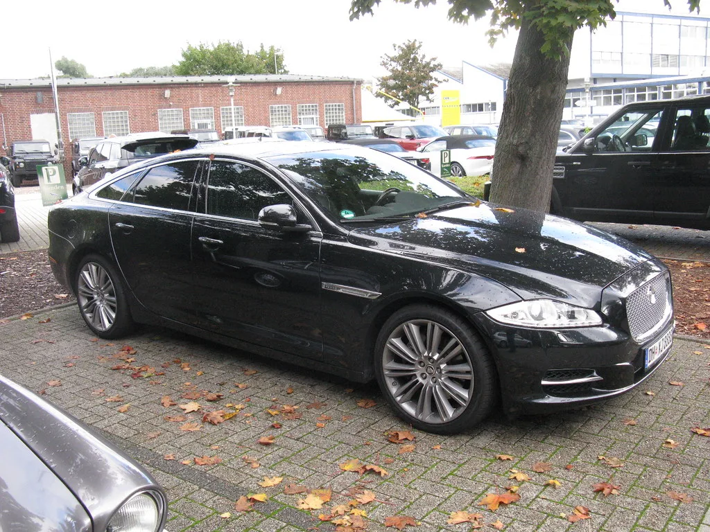 Jaguar VDP/SUPER V8, vue extérieure du modèle ou d'une variante proche