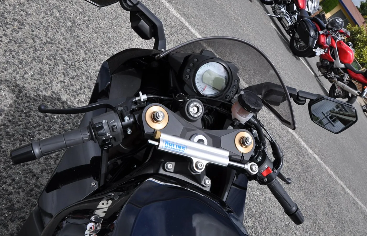 Kawasaki Ninja ZX-11, vue extérieure du modèle ou d'une variante proche
