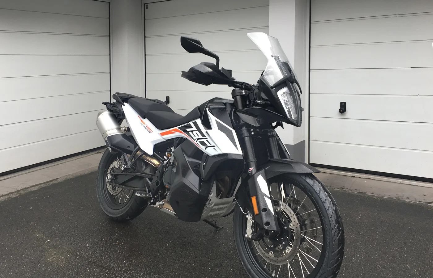 KTM Adventure 790, vue extérieure du modèle