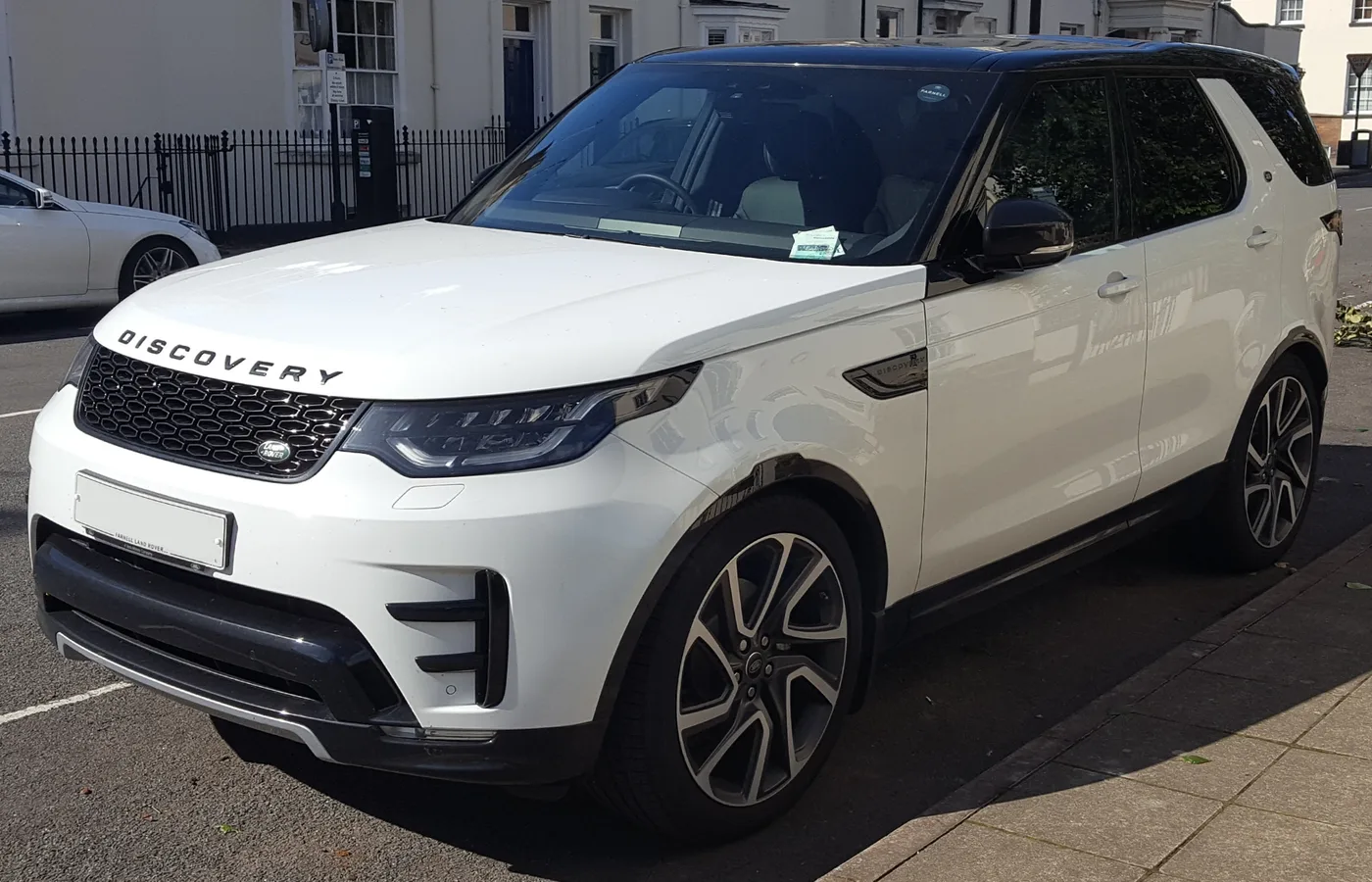 Land Rover DISCOVERY SPORT (5 SEAT), vue extérieure du modèle ou d'une variante proche