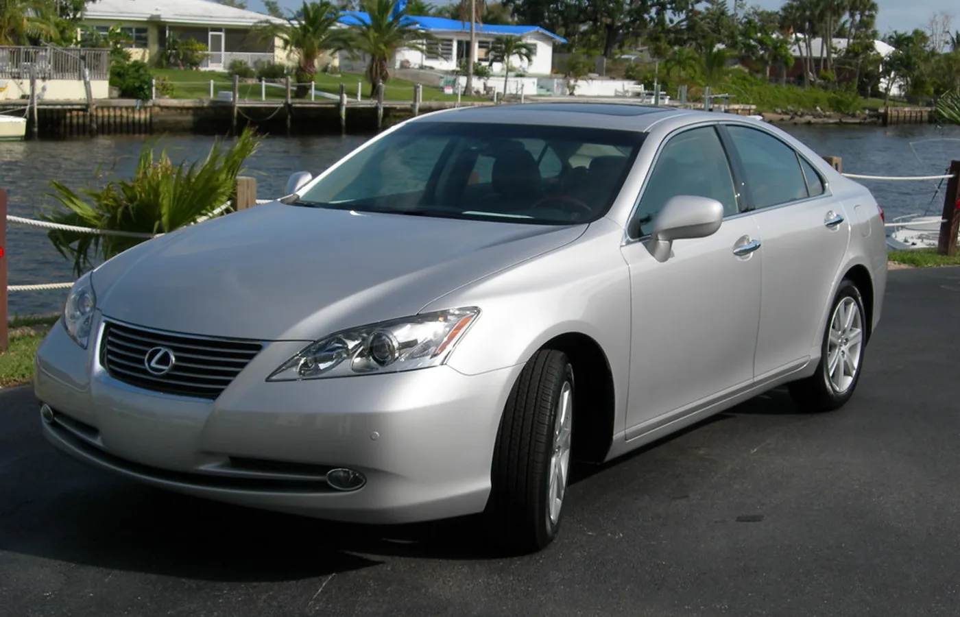 Lexus ES 350, vue extérieure du modèle