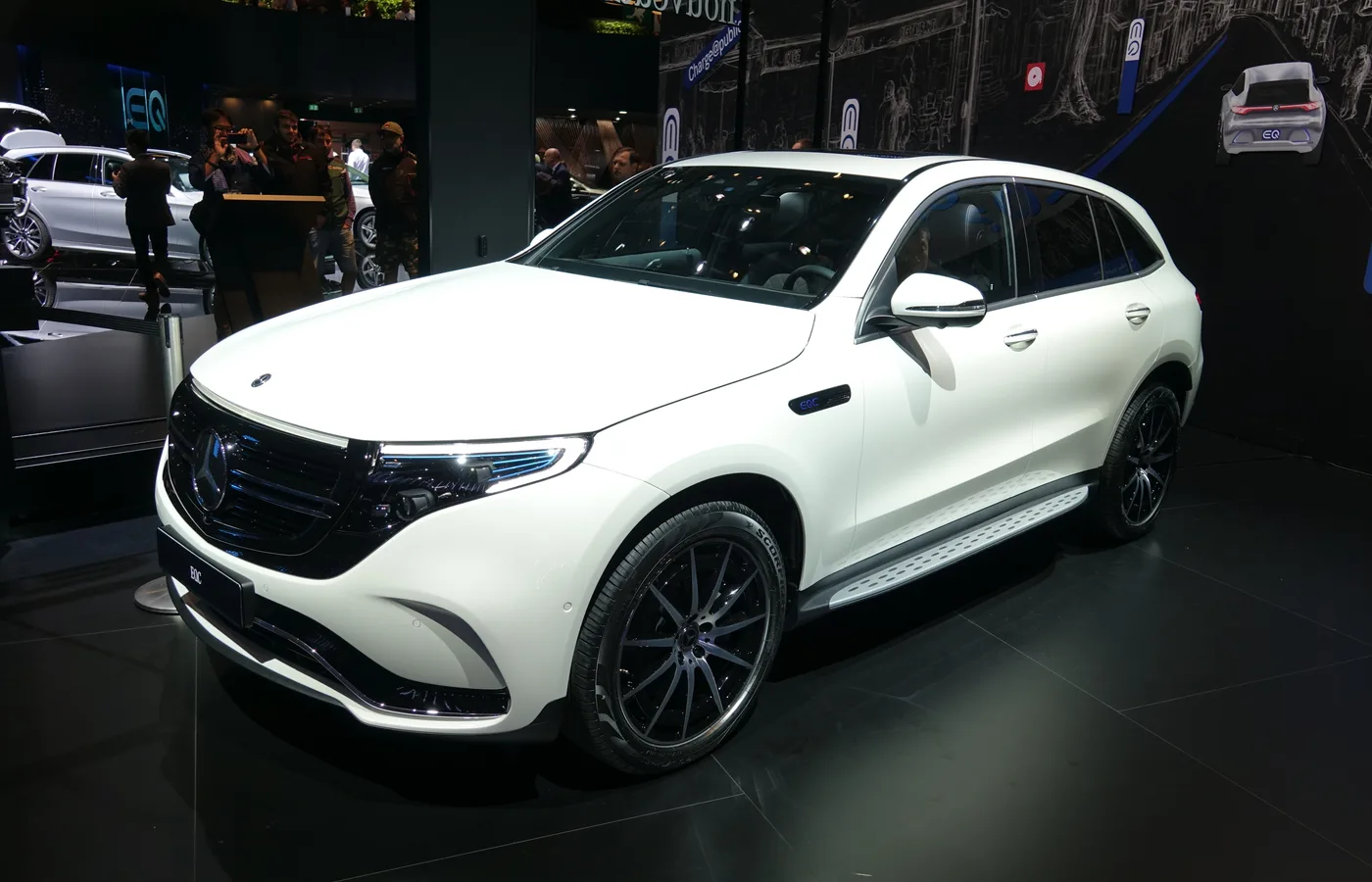 Mercedes-Benz EQC-CLASS, vue extérieure du modèle ou d'une variante proche