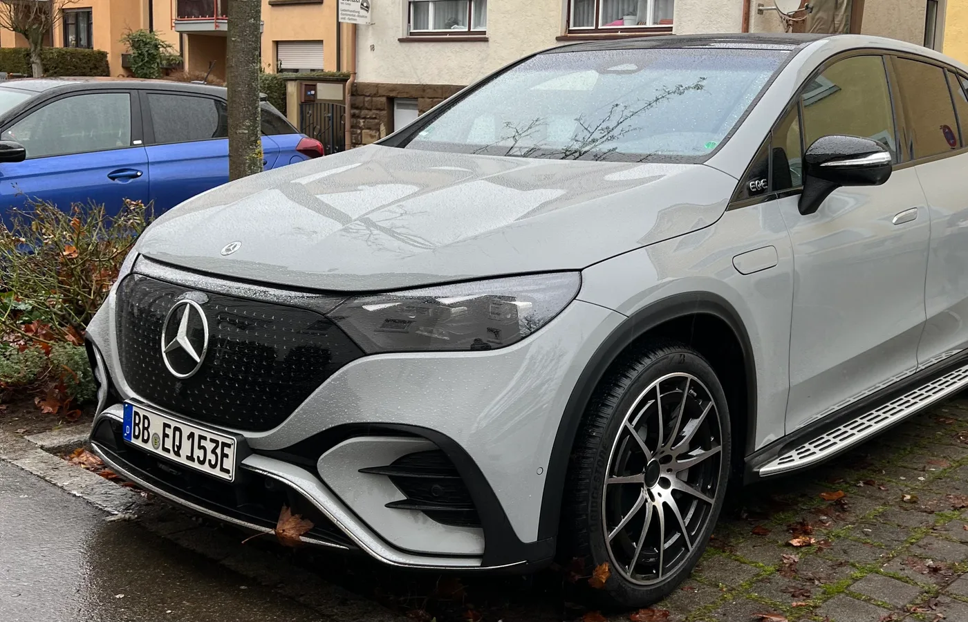 Mercedes-Benz EQE, vue extérieure du modèle ou d'une variante proche
