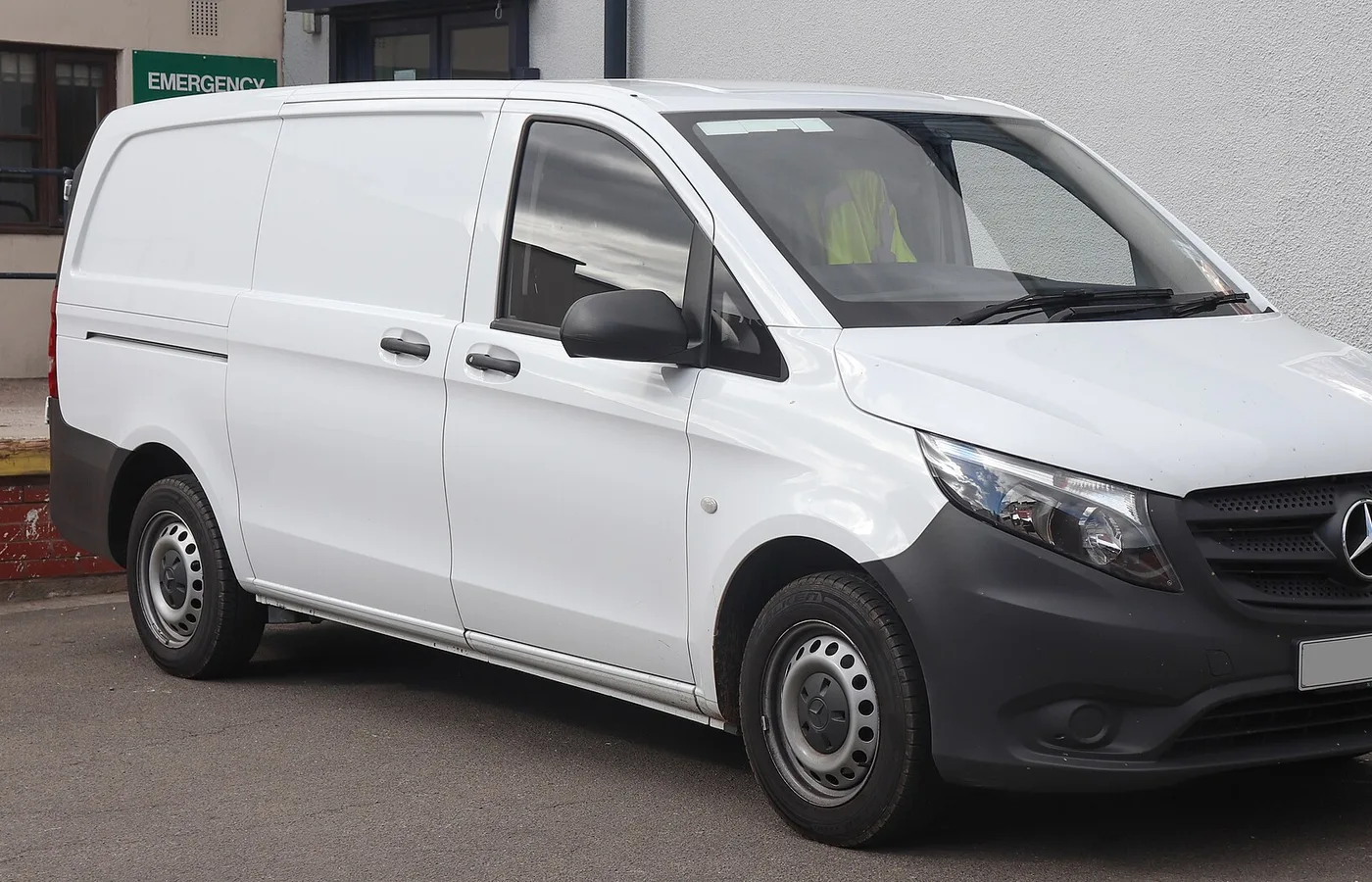 Mercedes-Benz METRIS PASSENGER, vue extérieure du modèle ou d'une variante proche