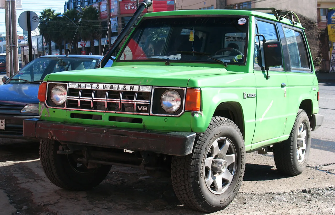 Mitsubishi RAIDER CLUB, vue extérieure du modèle ou d'une variante proche