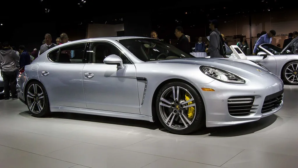 Porsche PANAMERA TURBO, vue extérieure du modèle