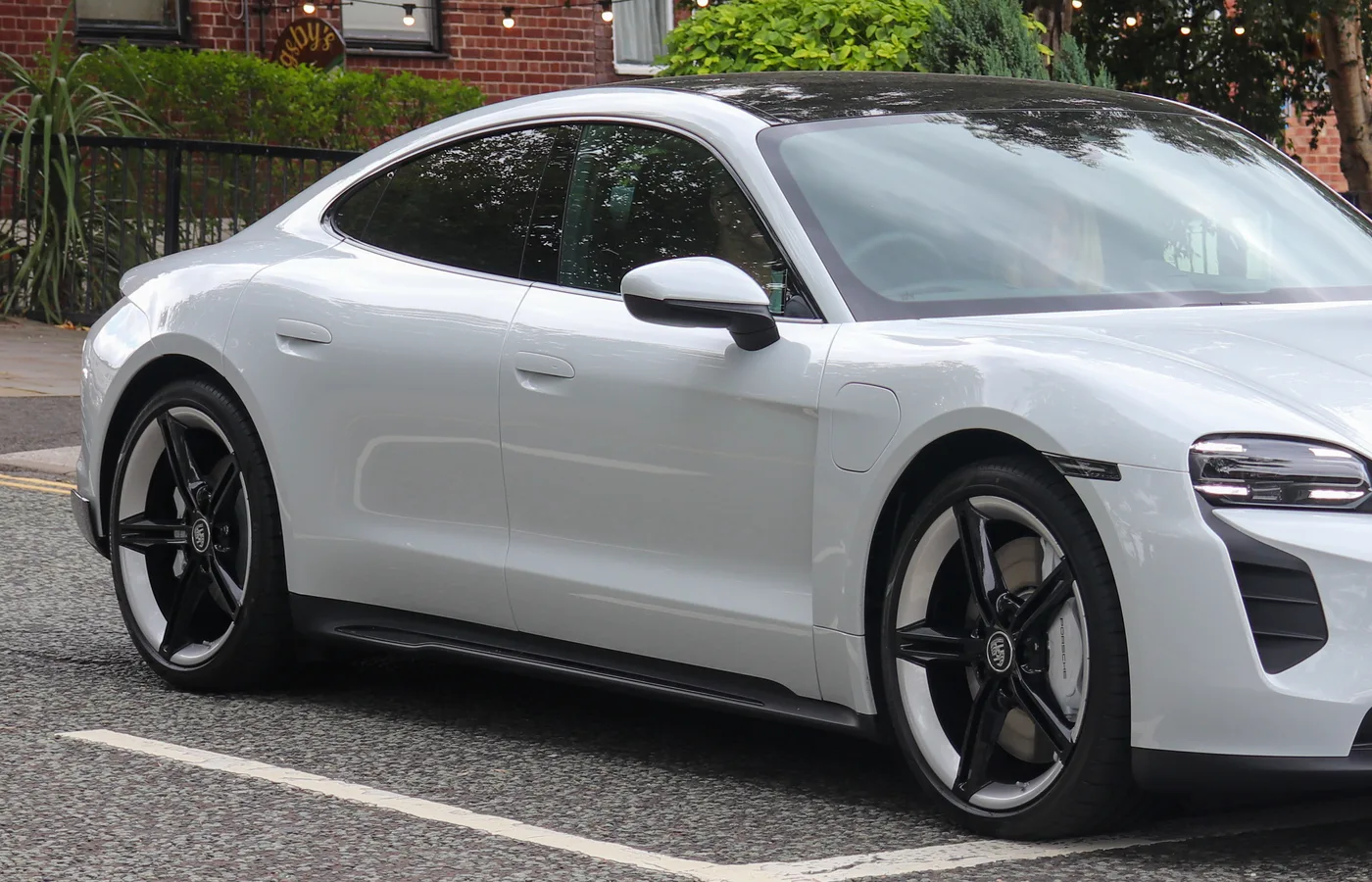 Porsche TAYCAN 4S, vue extérieure du modèle