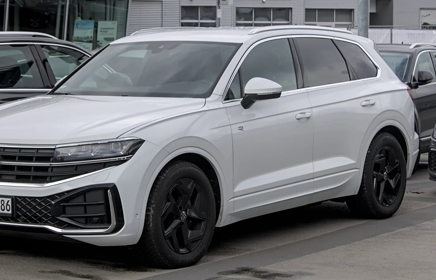 Volkswagen TOUAREG HYBRID, vue extérieure du modèle ou d'une variante proche
